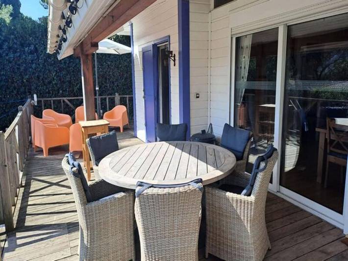 Chalet pour 6 personnes, avec piscine et jardin, adapté aux familles à Gassin - 2