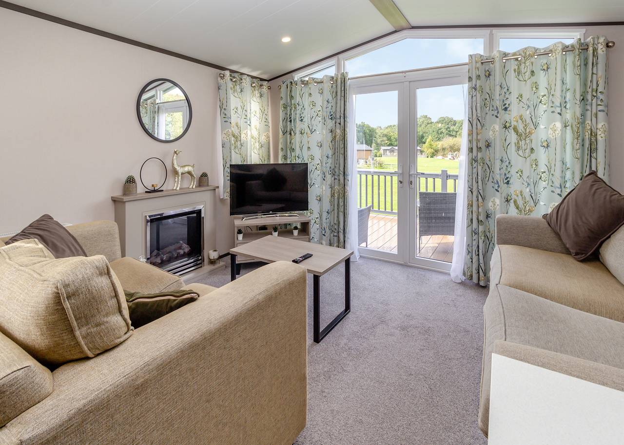 Lake View in Eaton, Cheshire Este