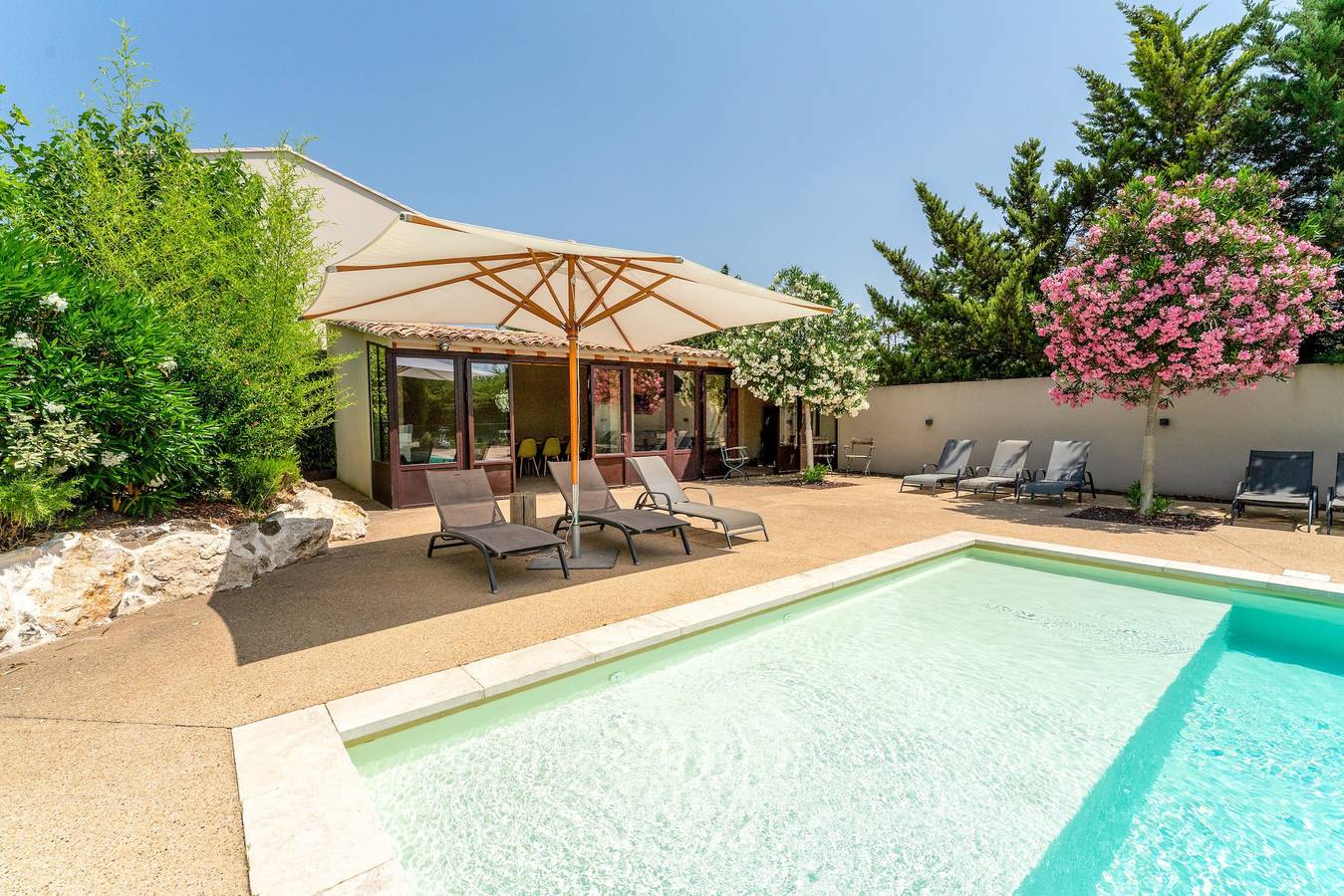Maison de vacances 'Saumane, Grande Bergerie' avec piscine partagée, Wi-Fi et climatisation in Saumane-de-Vaucluse, Vaucluse