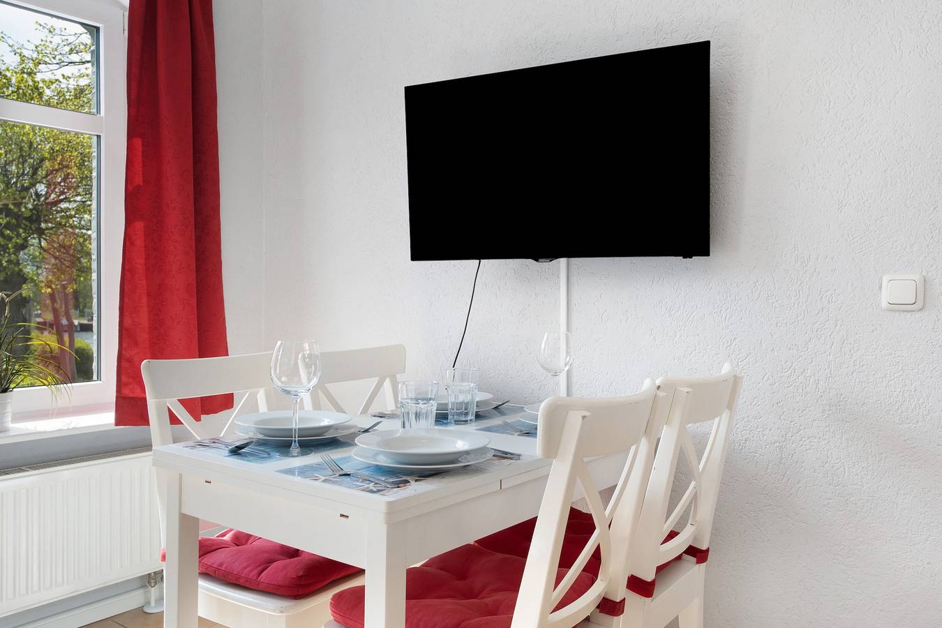 Ganze Wohnung, Ferienwohnung 'Kapitänsferienhaus Admiralität' mit Gemeinschaftsterrasse und Wlan in Schaprode, Rügen