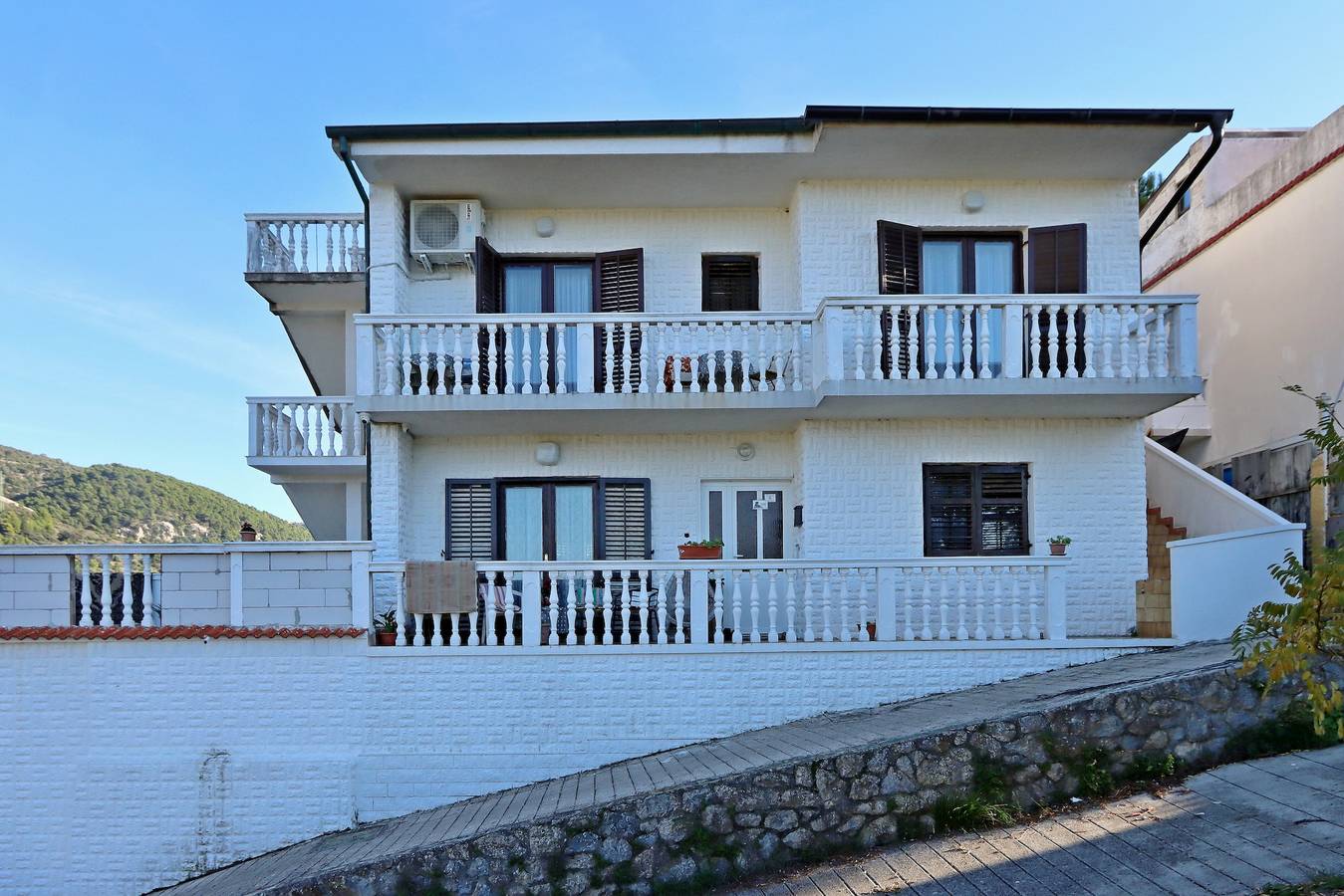 Appartamento intero, Appartamento di due stanze con balcone Banjol, Arbe - Rab A-16082-a in Banjol, Rab