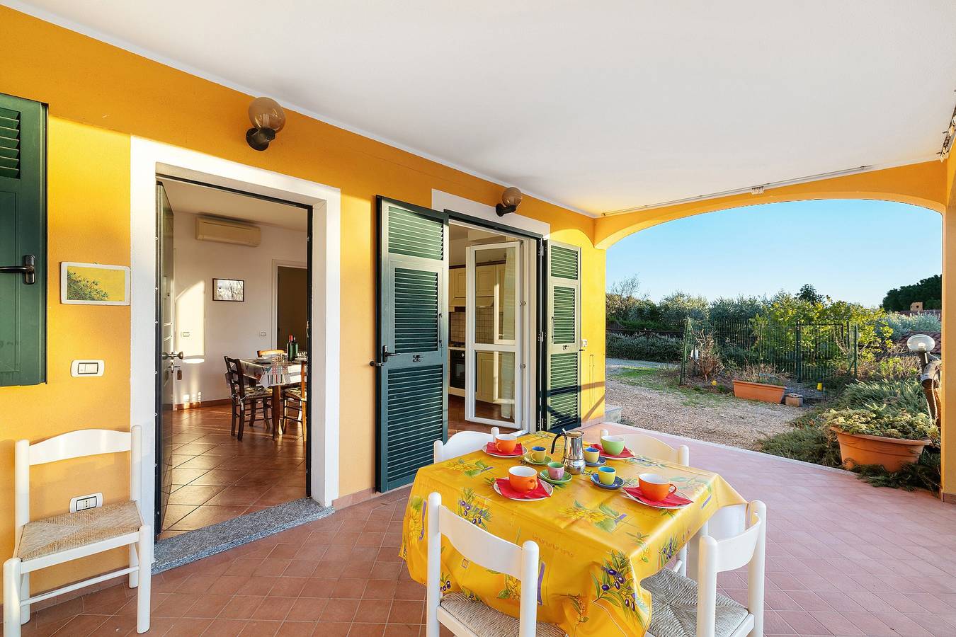 Ganze Wohnung, Apartment „Ginepro“ mit Bergblick, Wlan und Klimaanlage in Ceriale, Riviera di Ponente