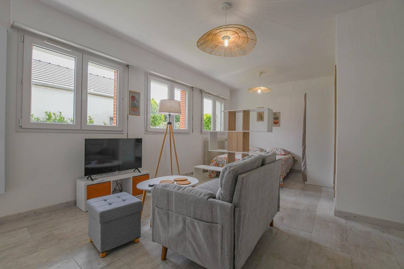 Le Pied à terre in Sainte-Savine, Aube (desambiguación)