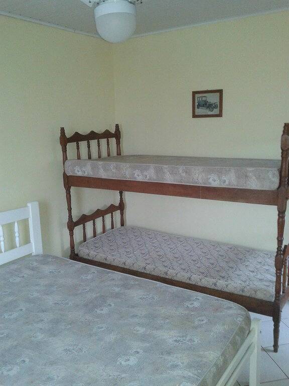 Beach House 70 Meter vom Strand entfernt und mit Blick auf das Meer, 4,5 km von Cristo in Guaratuba, Paraná