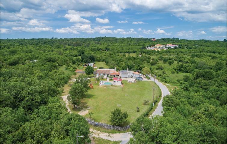 Gemütliche 2-Zimmer-Wohnung mit Pool in der Nähe von Krnica und der Küste in Marčana, Südküste Istrien