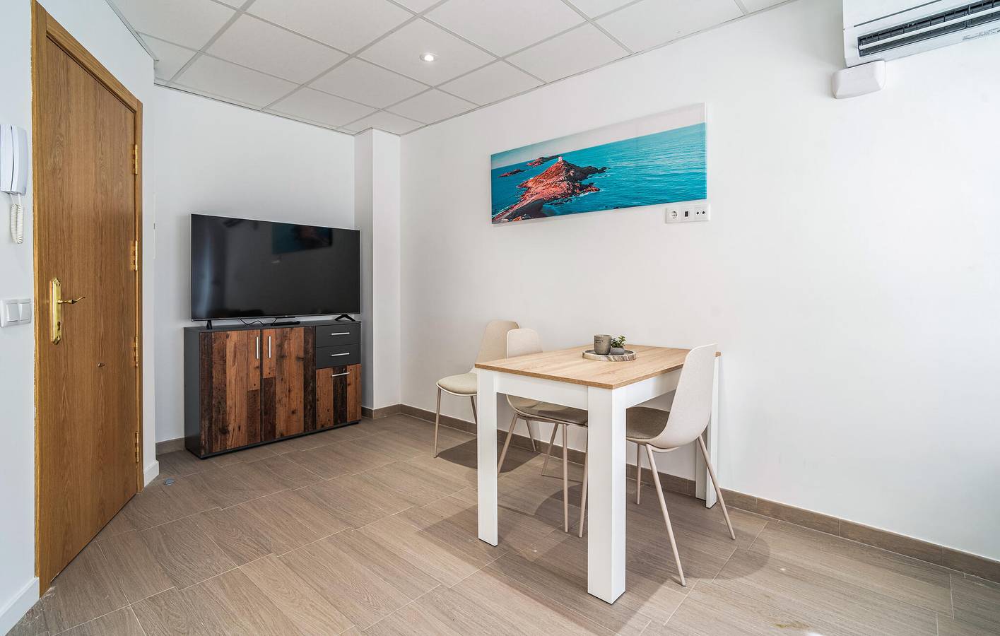 Appartement de vacances entier, Appartement confortable avec WiFi, climatisation, parking, 500m de la plage et 400m d'un restaurant in Castellón de la Plana, Costa del Azahar