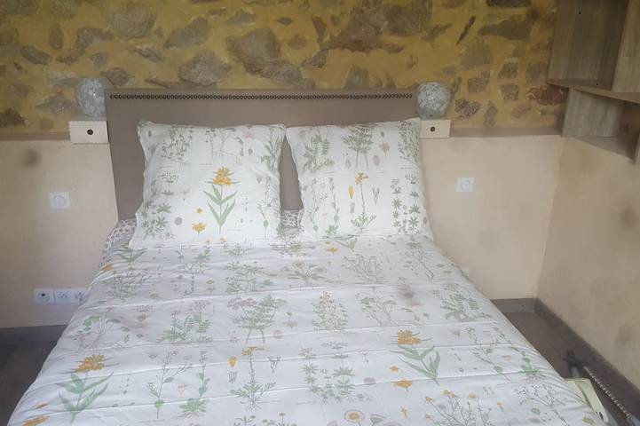 Apartamento entero, Bastante nuevo T1 con terraza privada, piscina en un entorno excepcional in Marsella, Marsella region