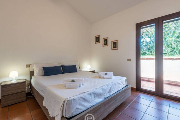Apartamento entero, Apartamento de vacaciones para 2 personas con balcón/terraza in Funtana Meiga, Cabras