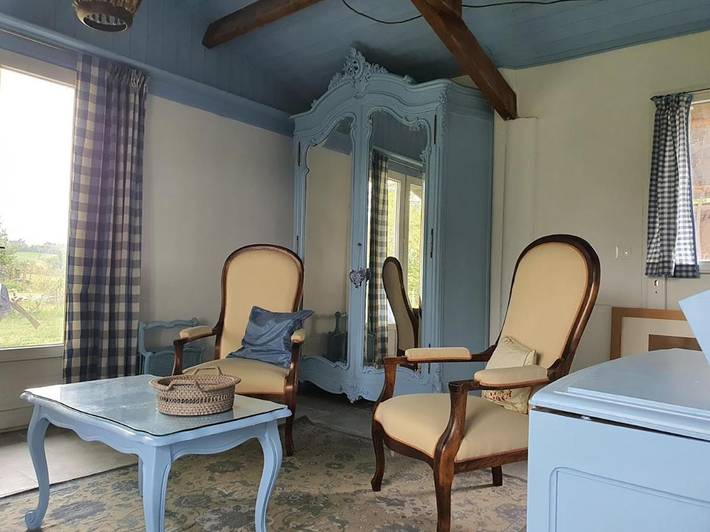 Location de vacances pour 2 personnes, avec vue ainsi que terrasse et piscine, animaux acceptés à Montfermier - 4