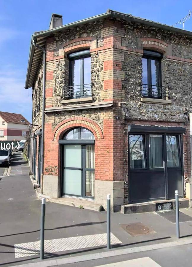 Appartement entier, One-Bedroom Apartment in Villemomble, Seine-Saint-Denis