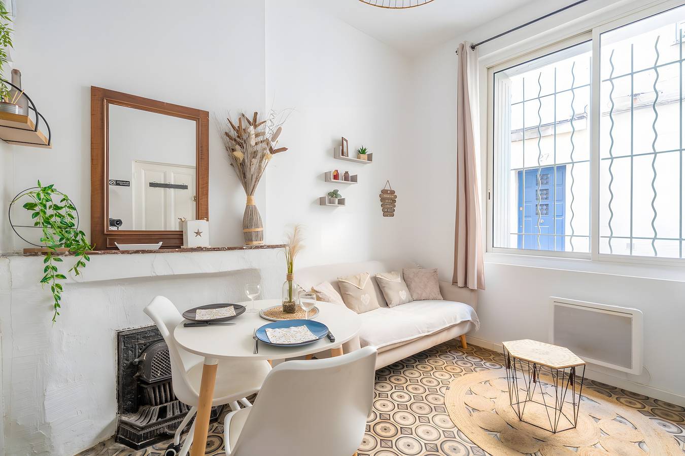 Appartement entier, Maison de vacances « Studio mezzanine cosy au centre » avec Wi-Fi in Beaucaire, Région de Nîmes