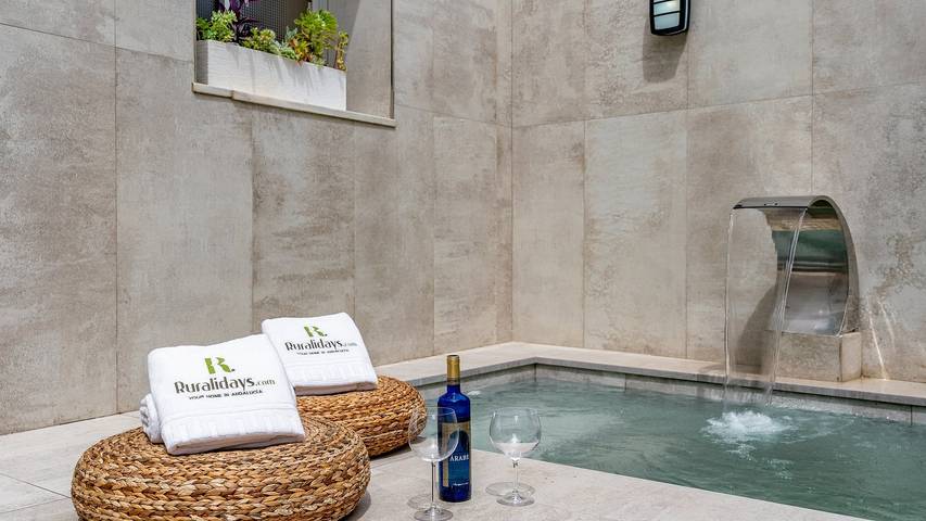 Villa pour 8 personnes, avec piscine et balcon/terrasse - 1