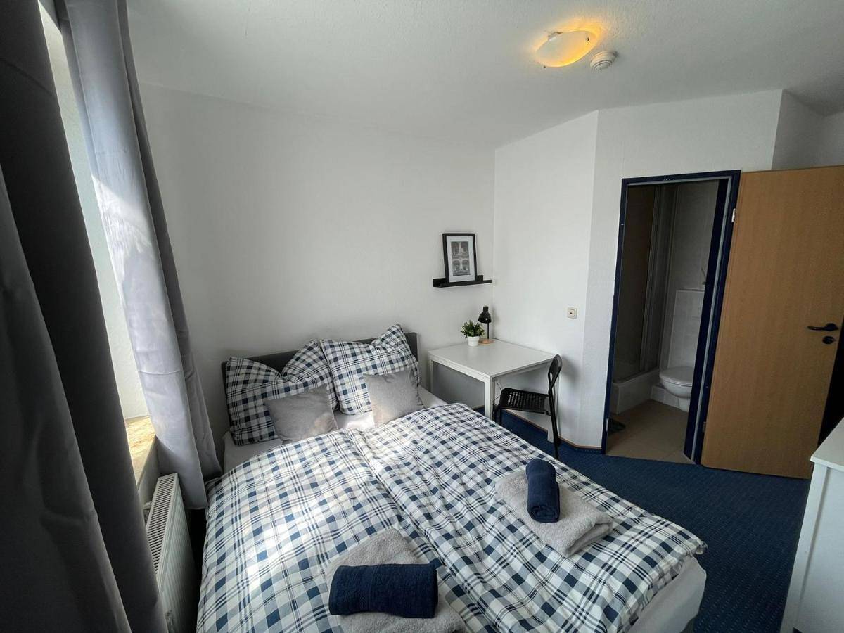 Appartement de vacances entier, Stillvolles Zimmer für 2 Personen mit eigenem Bad in Wolfsburg, Région de Brunswick