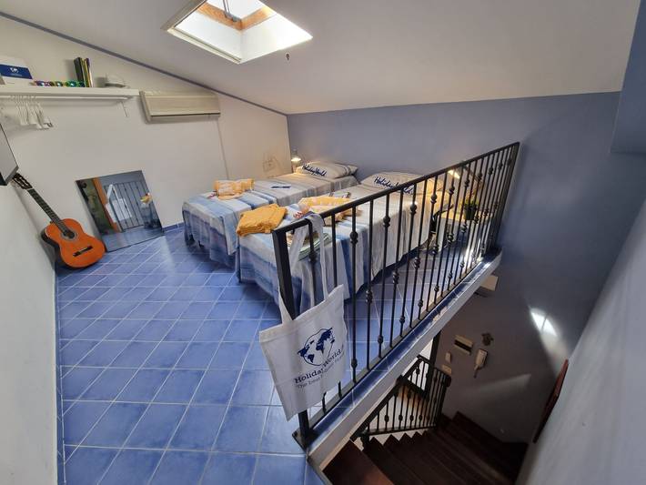Gîte pour 5 personnes, avec terrasse, animaux acceptés à Campofelice di Roccella - 4