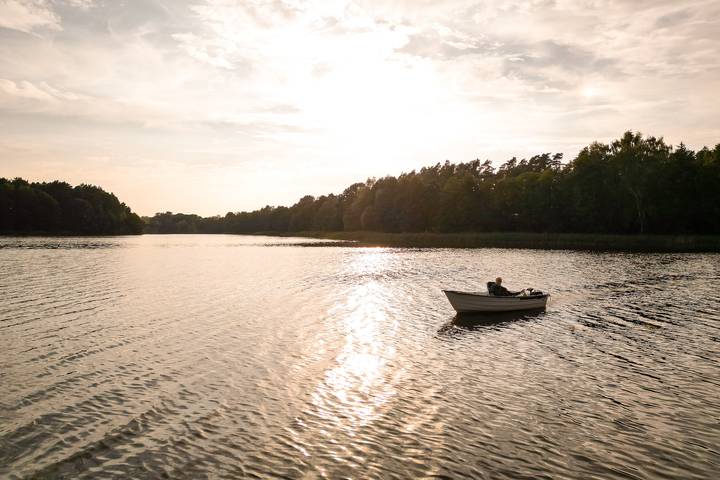 Ferienhaus mit eigenem Boot & 2 Fahrrädern ca. 100 m zum See | An den Sieben Seen in Garden (Lohmen), Lohmen