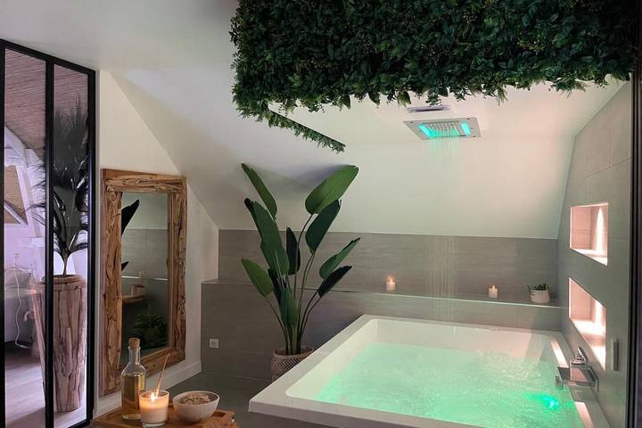 Villa pour 2 personnes, avec Jacuzzi et Terrasse ainsi que Jardin et Vue