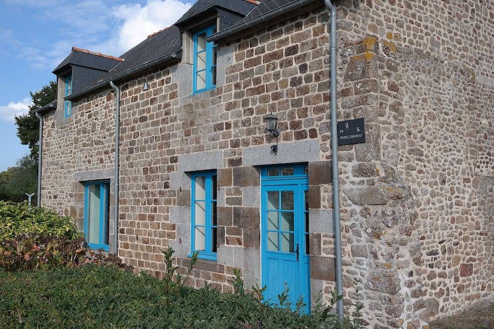 Maison de campagne Bretonne à 35mn du Mont Saint Michel. Animaux acceptés ! in Saint-Rémy-du-Plain, Fougères-Vitré