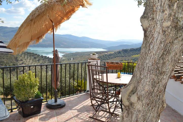 Casa rural para 6 personas, con jacuzzi además de jardín y piscina, Familias con niños en Iznájar - 2