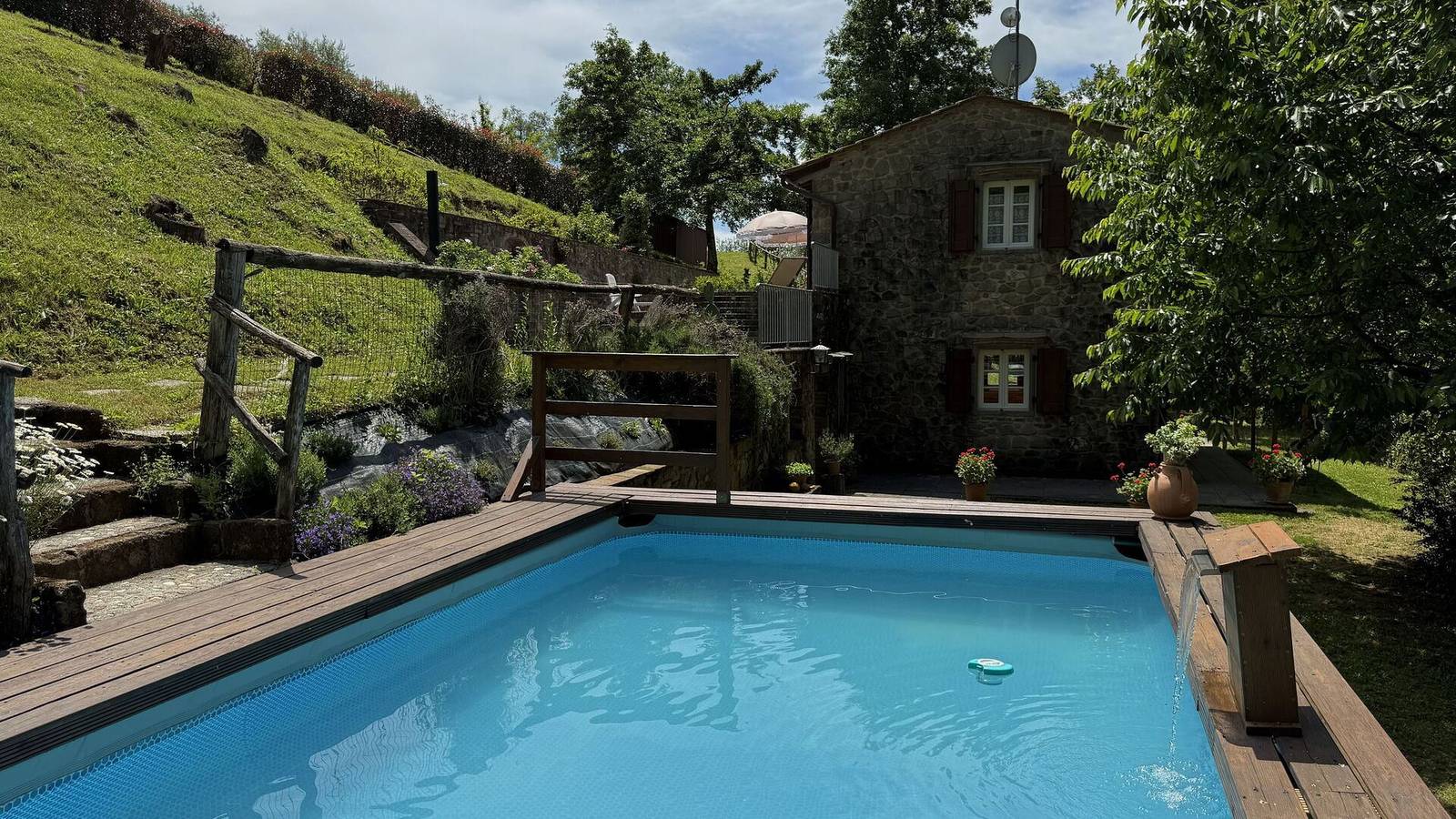 Ferme pour 6 personnes avec terrasse in Pescia, Province de Pistoia