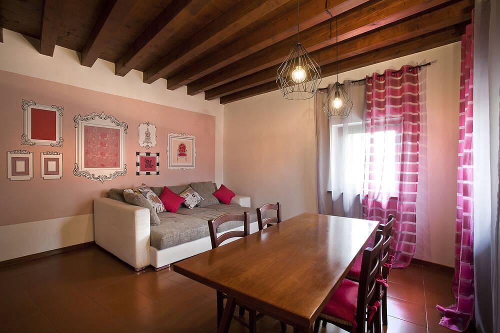 Loft per 4 Persone in Centro Storico, Verona