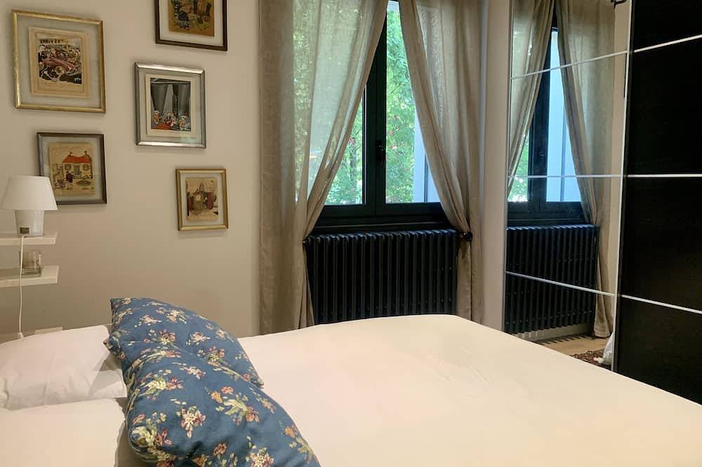 Villa des hirondelles (maison de ville avec piscine) in Annecy, Annecy (commune)