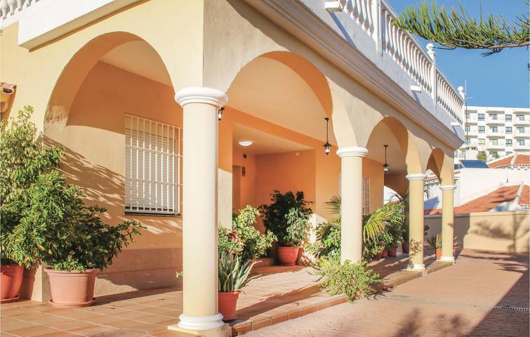 Holiday rental for 18 people, with Terrace and Garden as well as Pool in Benalmádena