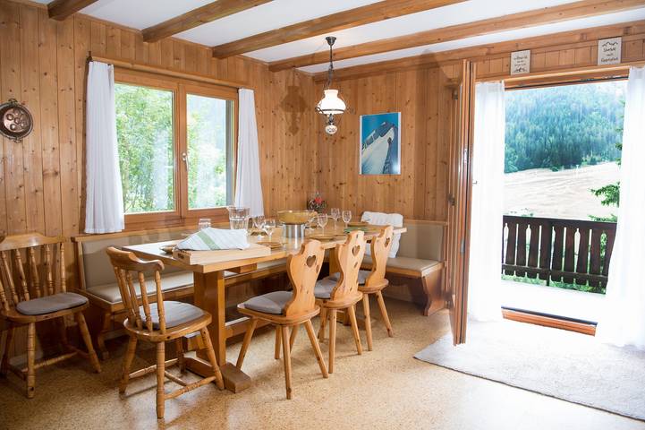 Chalet für 8 Personen, mit Balkon und Terrasse sowie Garten in der Lenzerheide