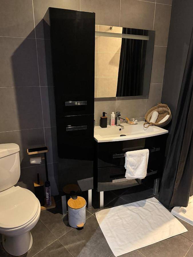 Appartement entier, Romantic suite with hot tub in Hettange-Grande, Moselle