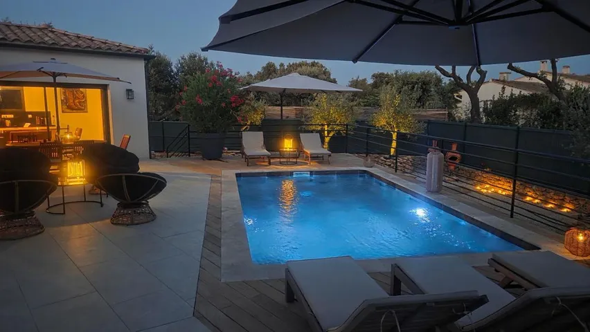 Villa pour 6 personnes, avec piscine et jardin - 1
