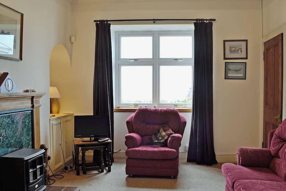 A detached cottage with views across to Gigha and the Paps of Jura. in Argyll & Bute