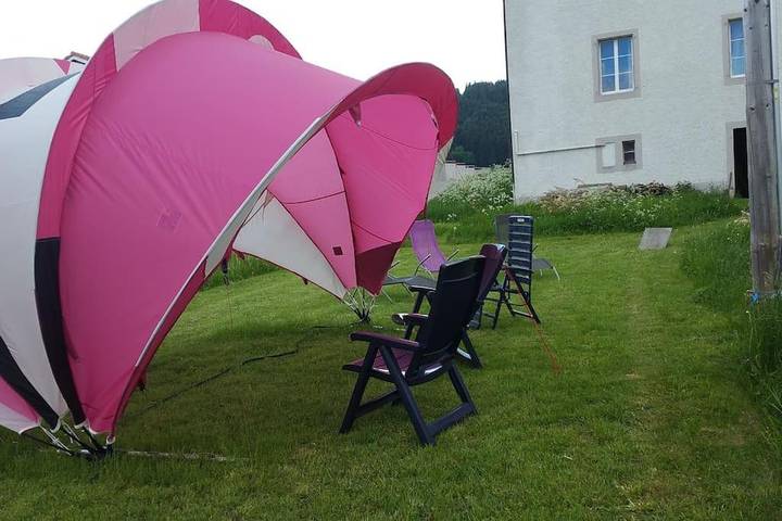 Gîte pour 10 personnes, avec jardin ainsi que vue et terrasse à Sainte-Croix - 3