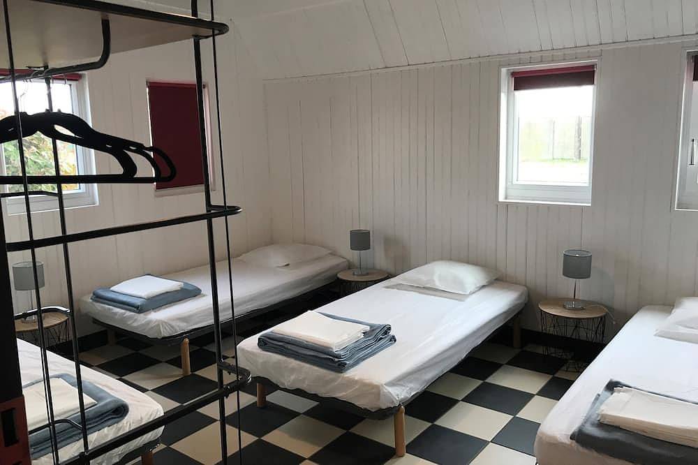 Hébergements le Camp d'Auneau - Le Clos du Camp in Aunay-sous-Auneau, Région de Chartres