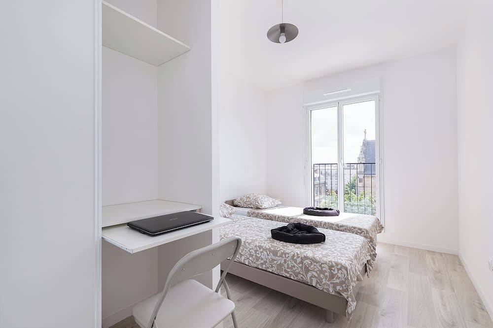 Ganze Wohnung, 20 min to Central Paris - Stade de France at foot -4 bdrs-8 Beds– garage-rooftop in Saint-Denis, Seine-Saint-Denis