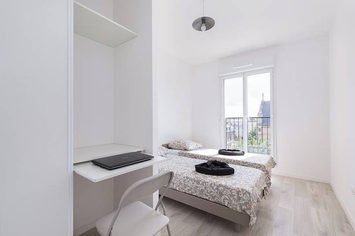 Ganze Wohnung, 20 min to Central Paris - Stade de France at foot -4 bdrs-8 Beds– garage-rooftop in Saint-Denis, Seine-Saint-Denis