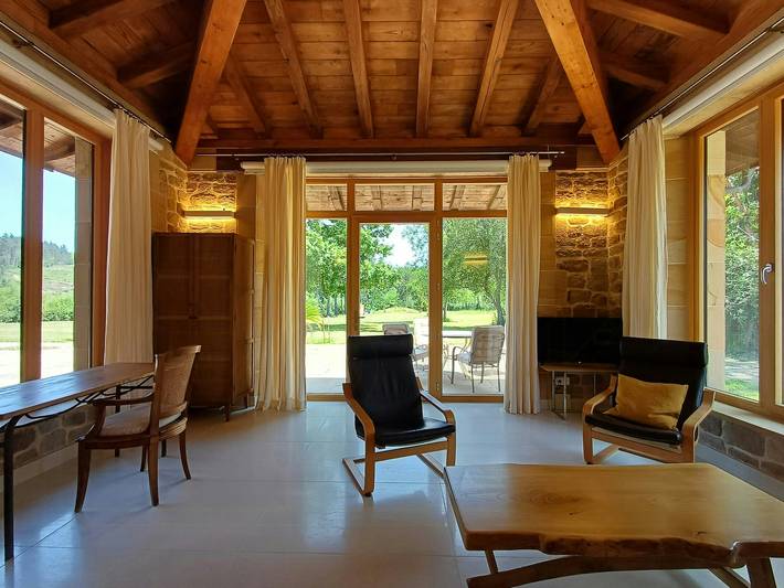 Location de vacances pour 5 personnes, avec Terrasse et Jardin à Ea