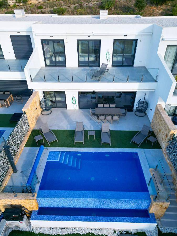 Casa rural para 9 personas, con jardín y piscina además de sauna y vistas en Finestrat