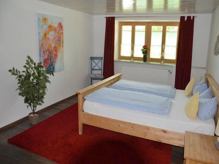 Hotel für 4 Personen, mit Garten