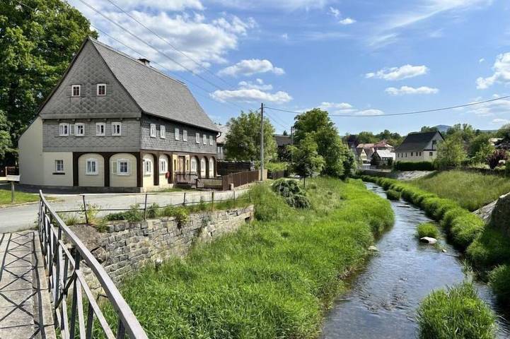 Ferienhaus für 12 Personen, mit Whirlpool und Sauna sowie Terrasse, mit Haustier