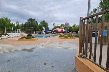 Camping pour 6 Personnes dans Cadenet, Parc naturel régional du Luberon, Photo 3