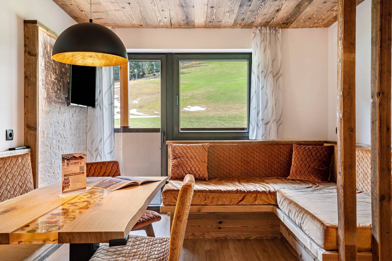 Ganze Wohnung, Chalet "Blosegghof Almwiese" mit Bergblick, privater Terrasse und Wlan in Bichl (Ratschings), Ratschings