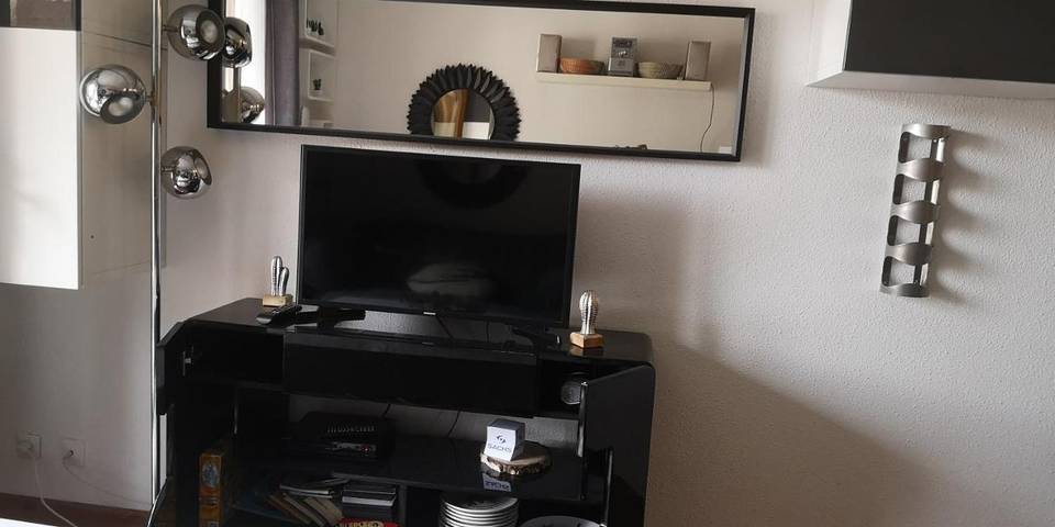 Gîte pour 4 personnes, avec terrasse et vue dans Cinéma L'Aiguille - 2