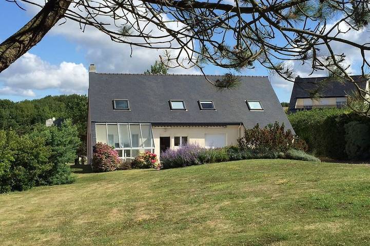 Location de vacances pour 12 personnes, avec Terrasse et Jardin dans Plage Trenez