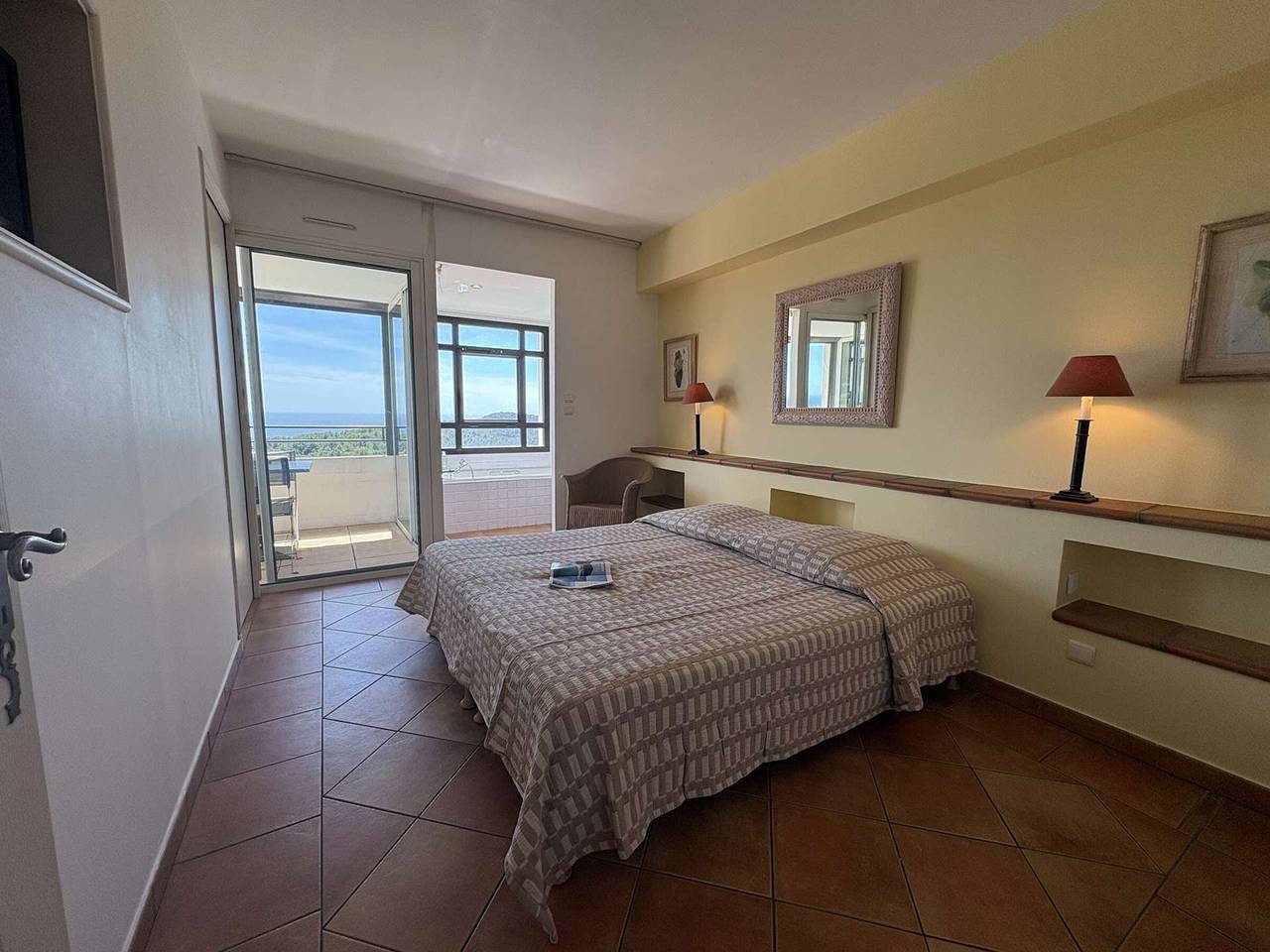 Appartement entier, Appartement avec clim, vue mer - 6 pers. in Saint-Cyr-sur-Mer, Côte méditerranéenne (France)