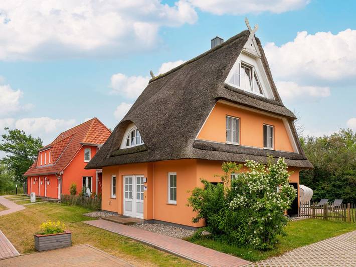 Ferienhaus für 12 Personen, mit Terrasse und Garten sowie Pool und Sauna