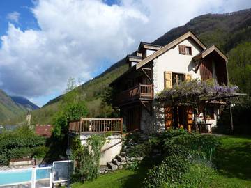 Gîte pour 9 personnes, avec jardin et piscine ainsi que terrasse et sauna à Aulus-les-Bains