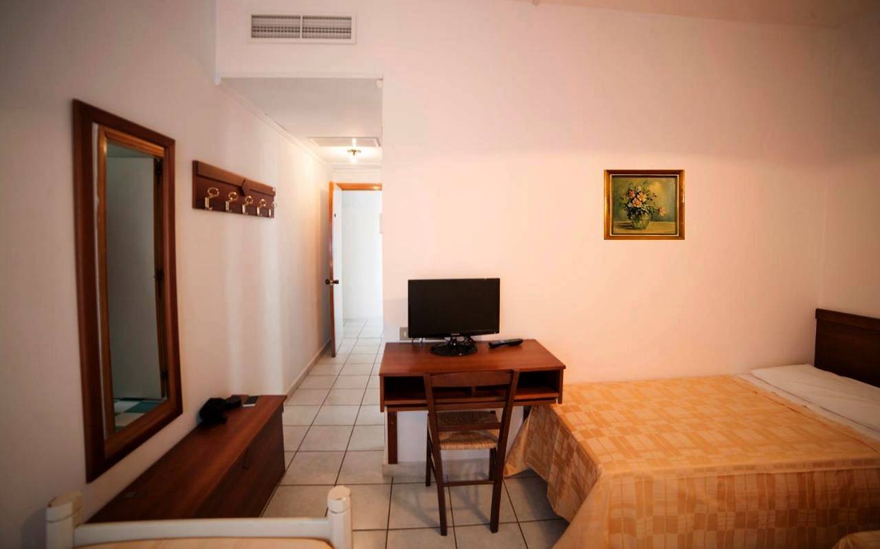 Hotel Nettuno in spiaggia della Galleria (Satriano), Soverato