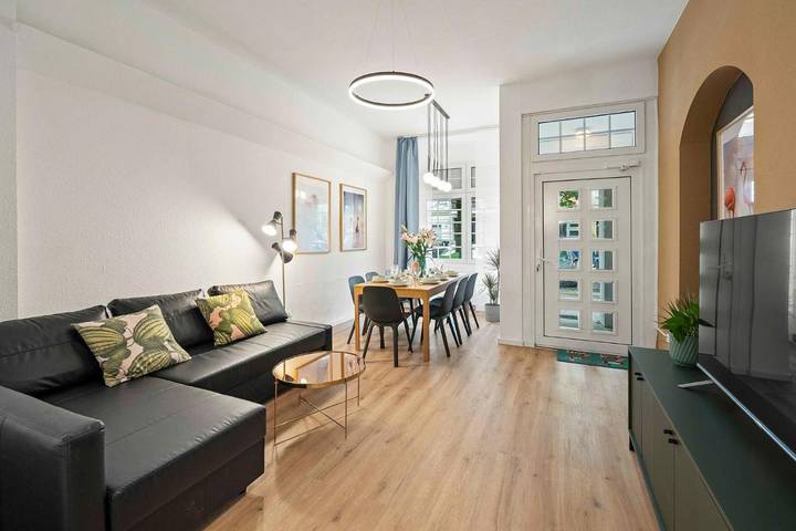 Ferienwohnung für 10 Personen, mit Whirlpool in Prenzlauer Berg Berlin