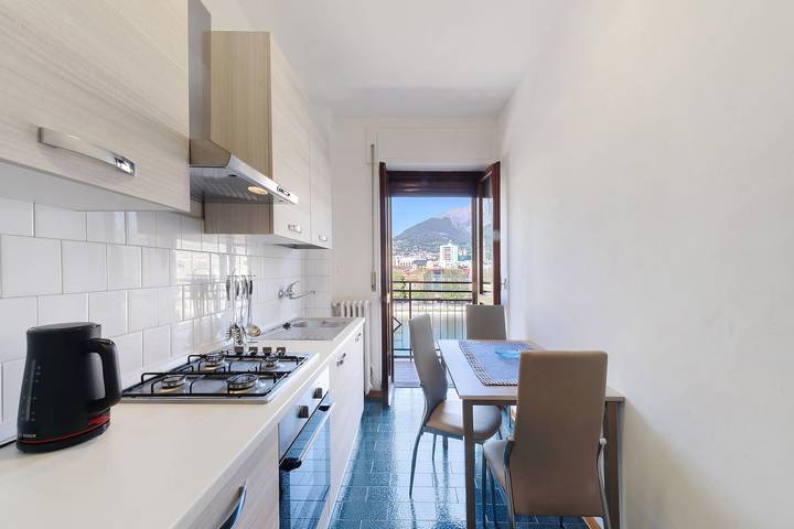 Hel lägenhet, The Terrace on the Adda – Apartment with Lake and Mountain View in Malgrate, Västra Bergamo-alperna