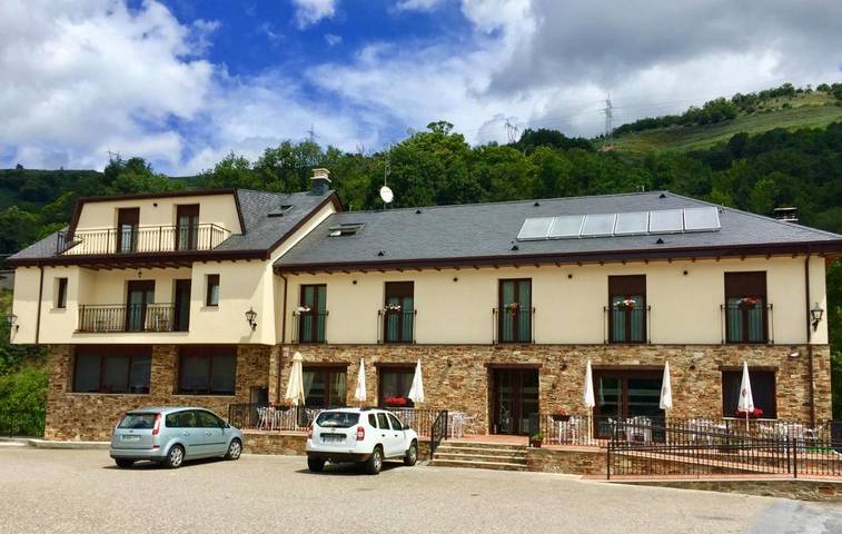 Hotel para 4 personas, con vistas y terraza en El Bierzo