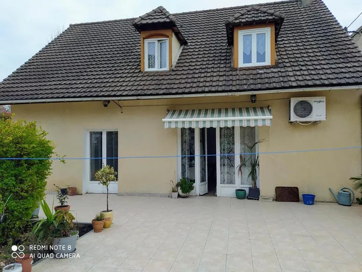 Ferienhaus für 9 Personen, mit Terrasse - 1